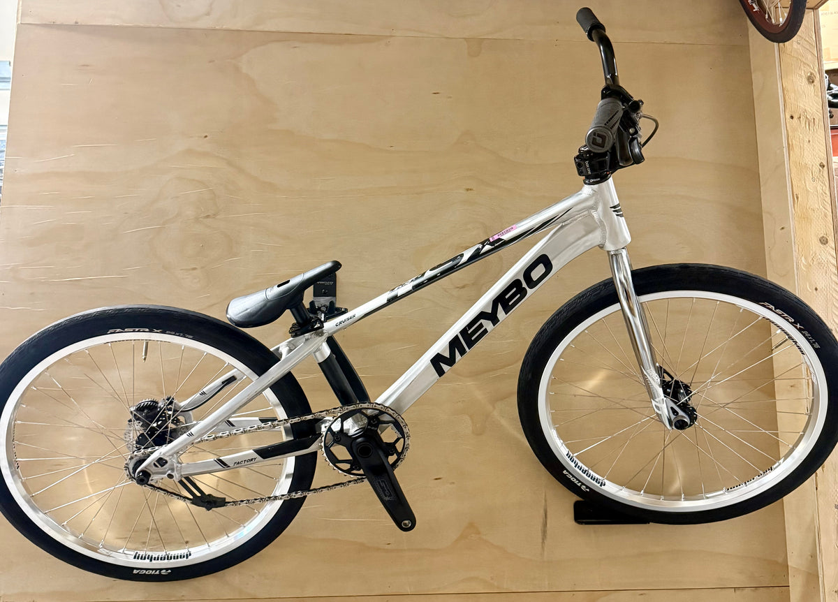 MEYBO HSX Cruiser Complete Custom Build - Silver