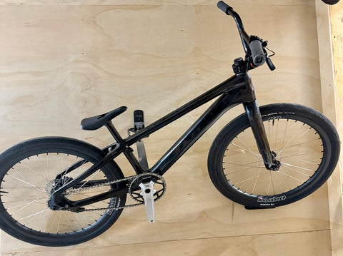 MEYBO HSX Carbon Cruiser Complete Custom Build - Black/No Decals “DEMO”