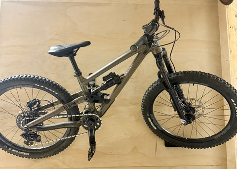 COMMENCAL CLASH 24 Pre-Owned