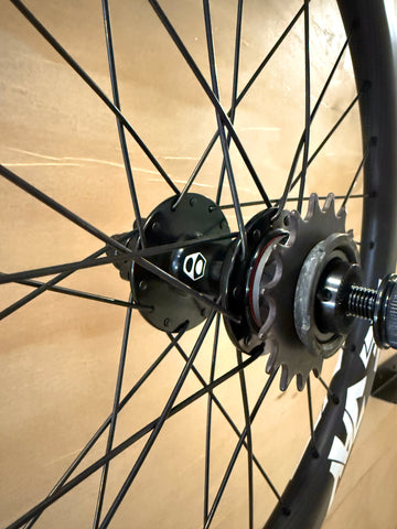 Pro Lite 28H DeeJay Carbon with Box Hubs Wheelset