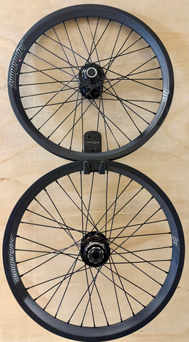 NEW Pro 36h DangerGirl Carbon Wheelset