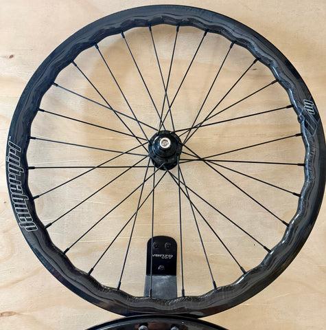 Expert 28h Dangergirl Carbon Wheelset