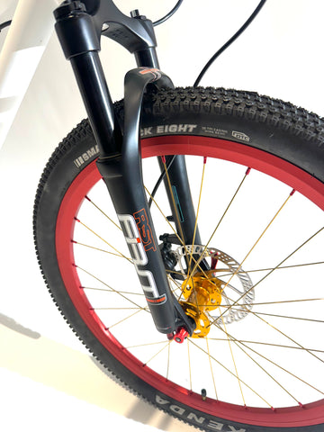 24" Bombshell Dirt Jumper white