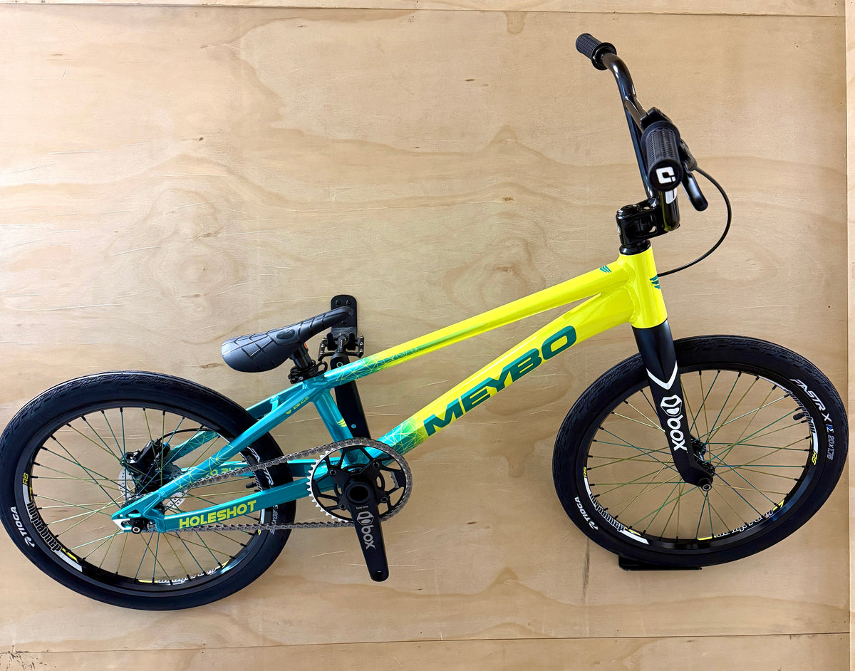 Meybo Holeshot Pro 21.5 – Custom Build (Rainbow Edition)